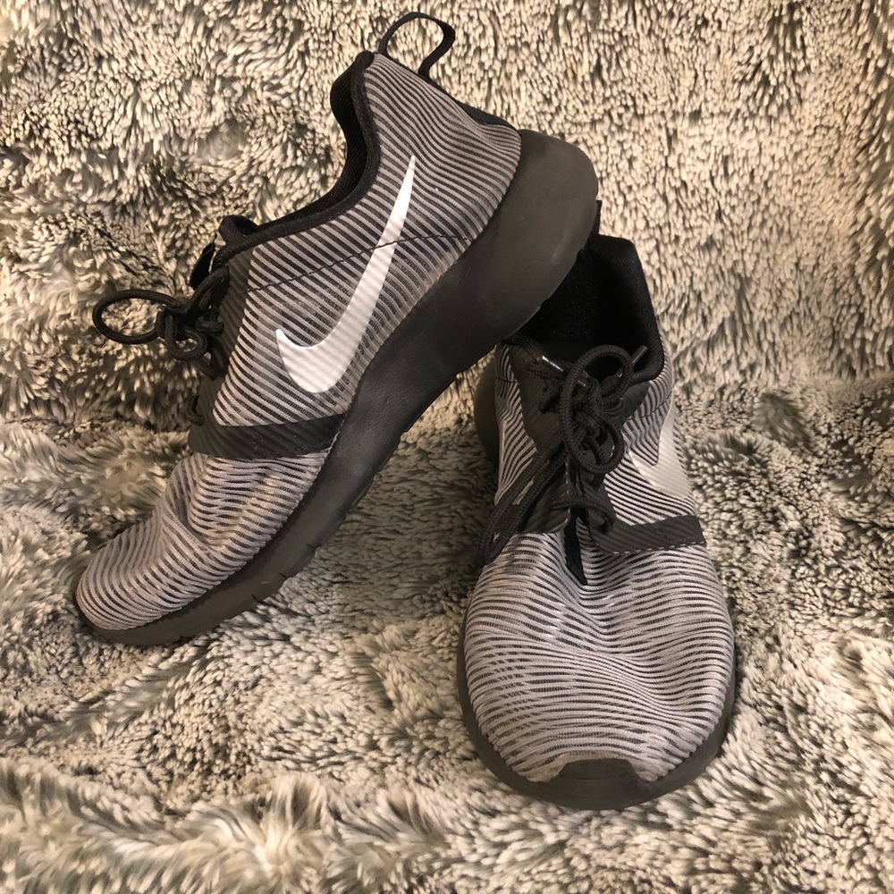 Nike Roshe One sz 7